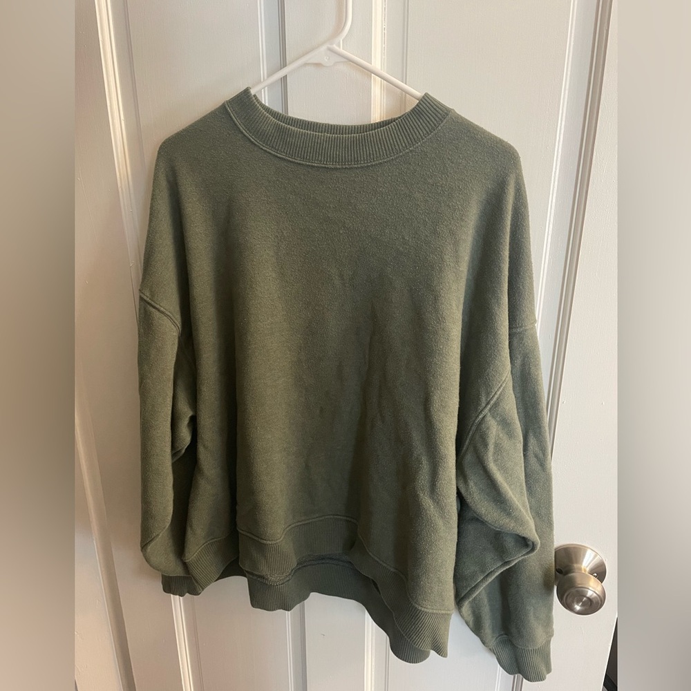 Women’s medium American Eagle green crewneck